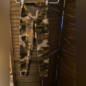 Aerie Offline leggings. Size Medium